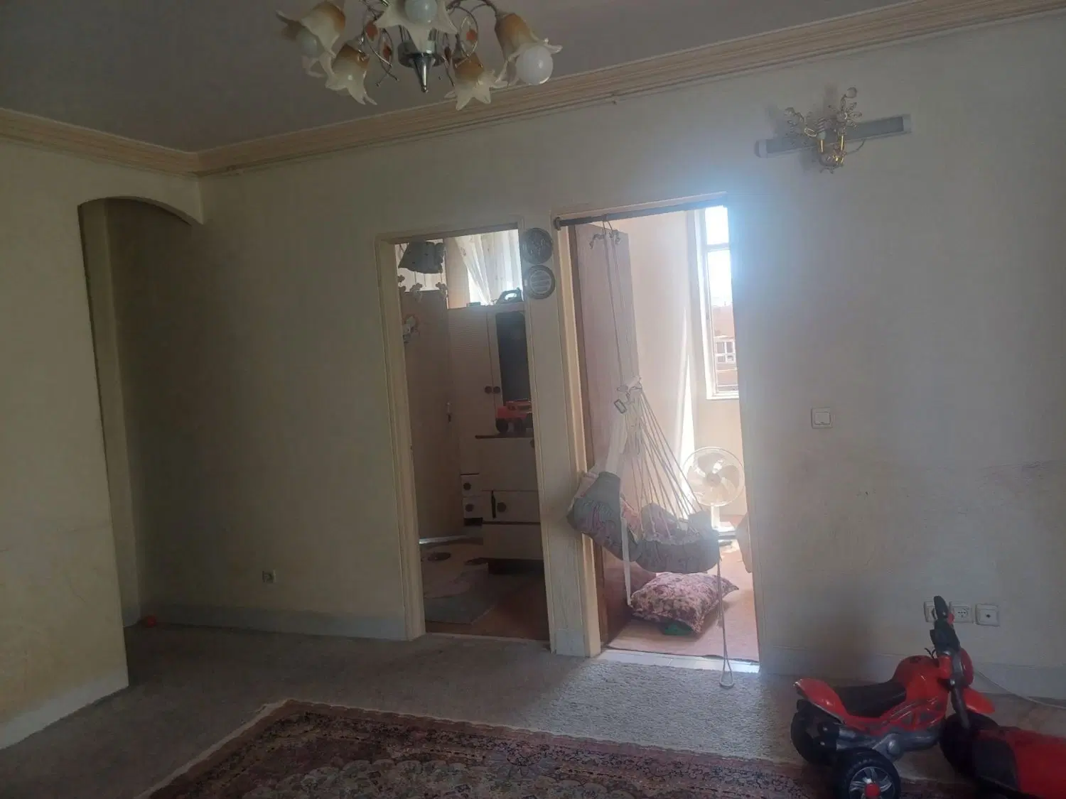 آپارتمان ۶۱ متری شهرک مدنی