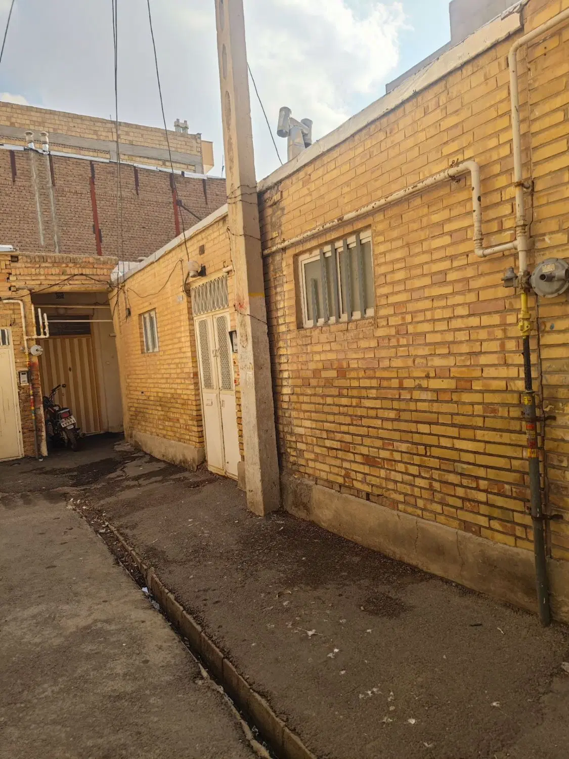 حیاط۲۱۰متری جنوبی بهار حجتی