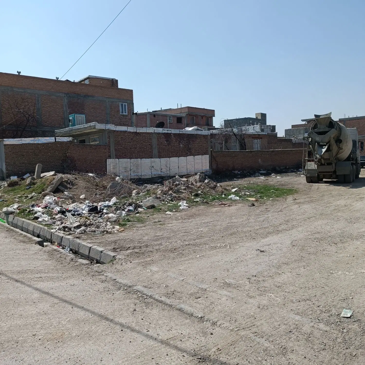 زمین مسکونی
