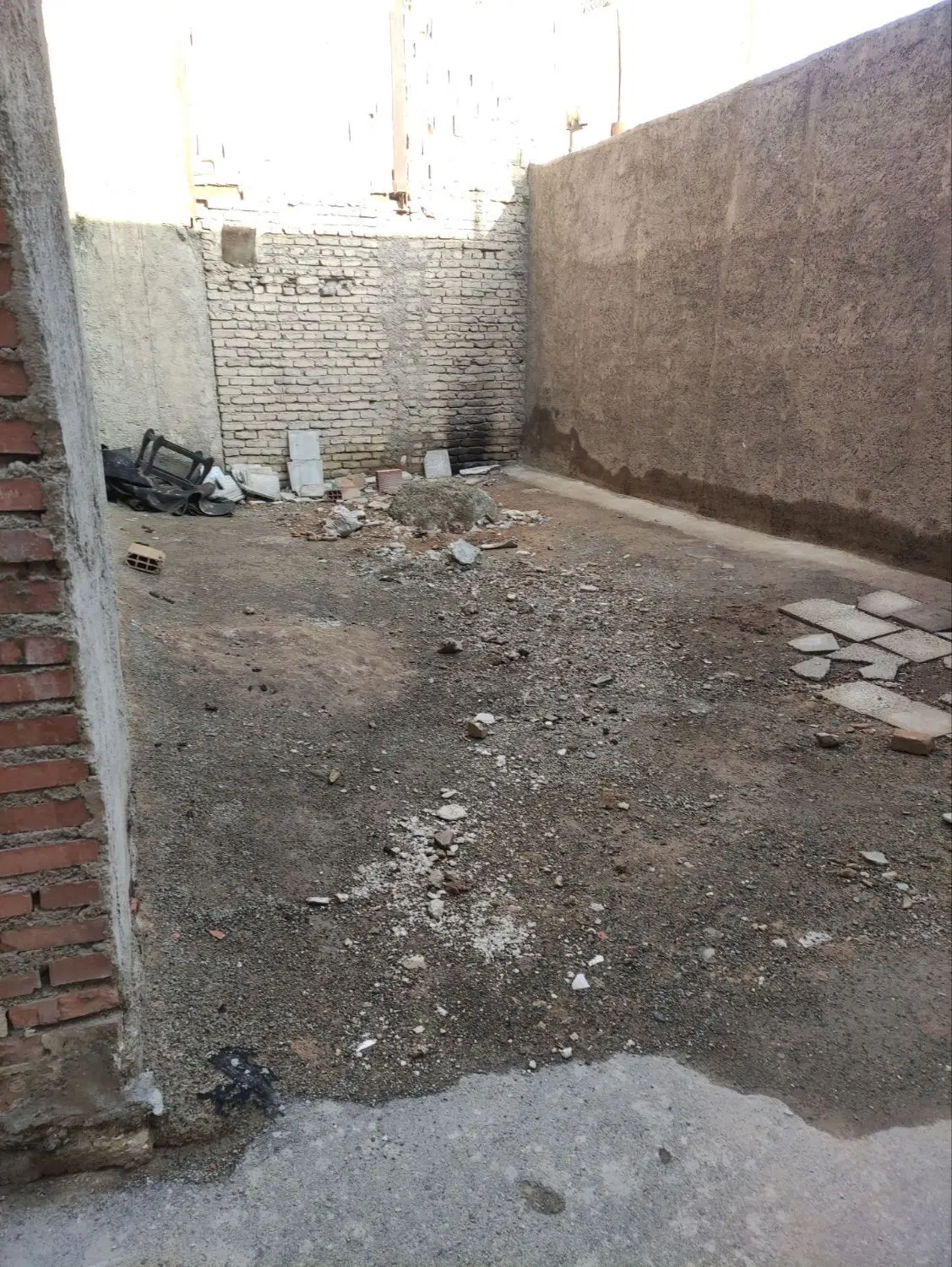 زمین مسکونی داخل بن بست قلفتی     فروش