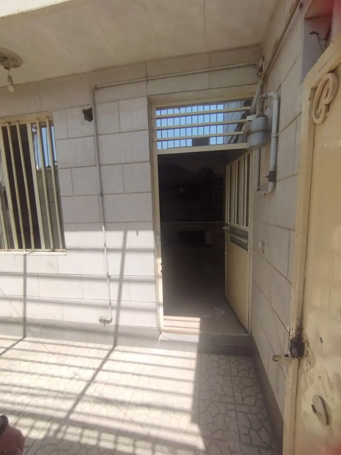 اجاره خانه در چهارباغ ملک اباد