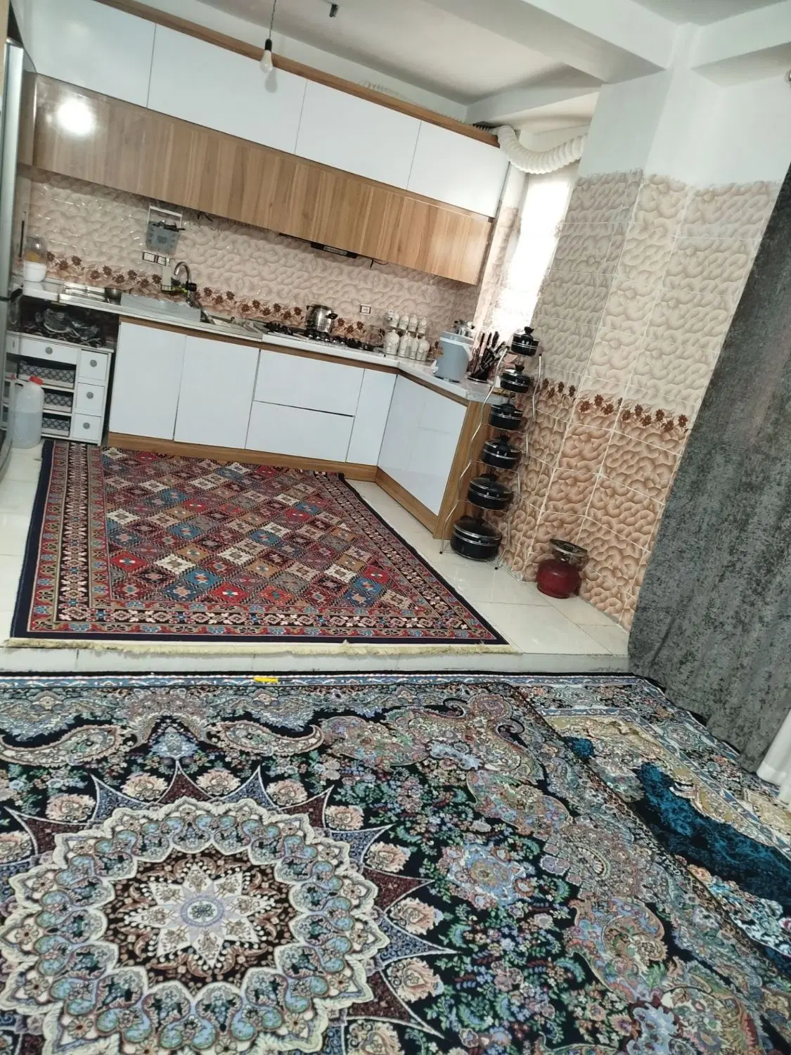 فروش آپارتمان سه خوابه مهرشهر _آسانسور و پارکینگ