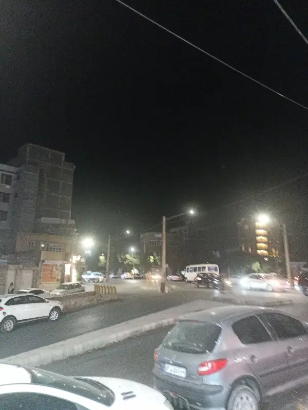 مغازه حاشیه کال منوچهری نزدیک بعثت