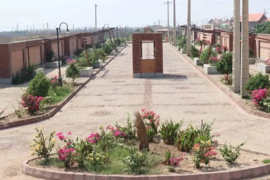 زمین ۷۰۰ متری    شهرک پرنیان  در  شیرین شهر