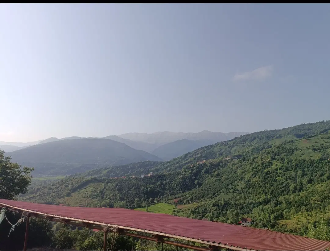 زمین 1050 متری با ویلای 70متری