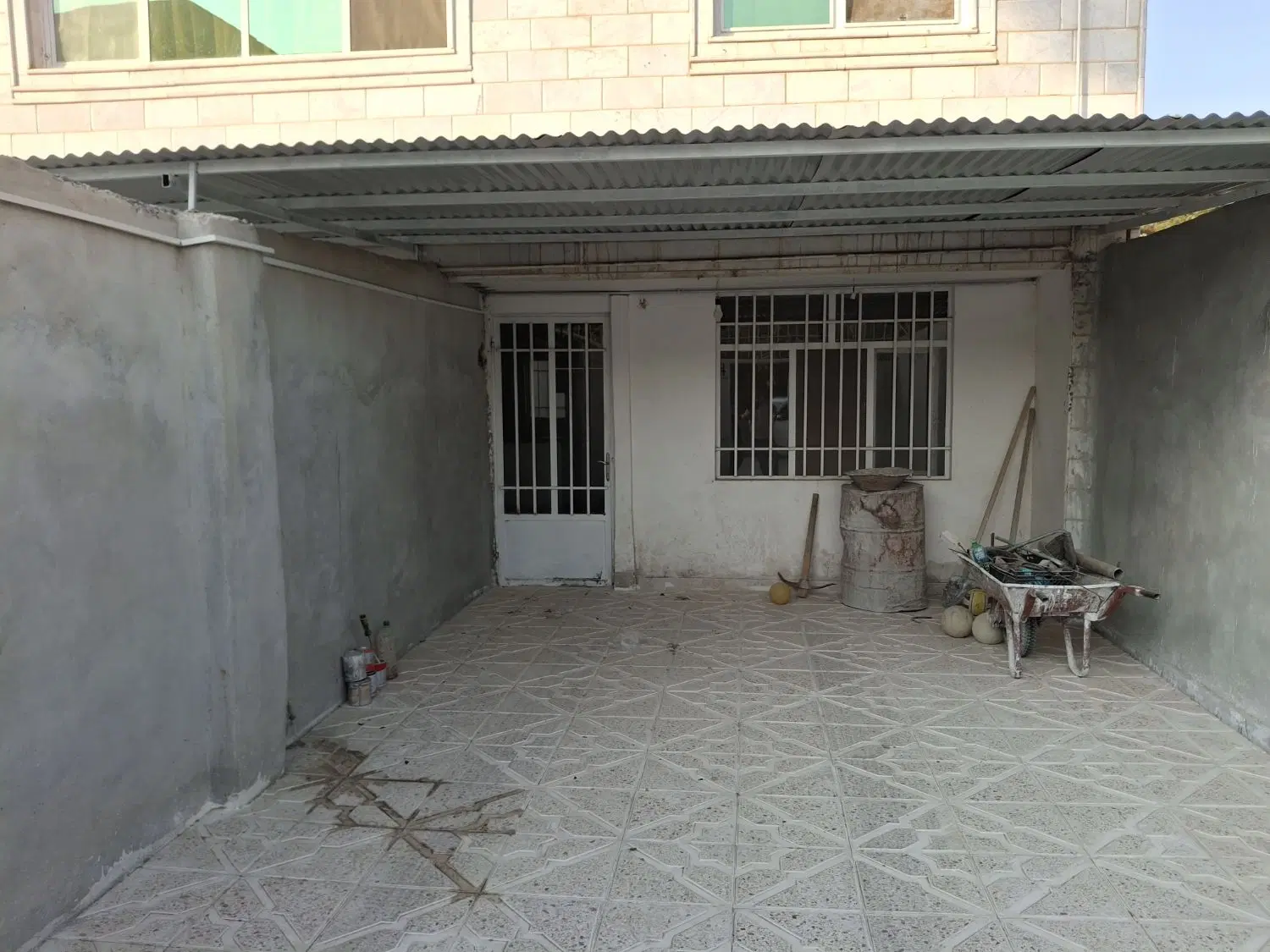 اجاره طبقه هم کف دربست