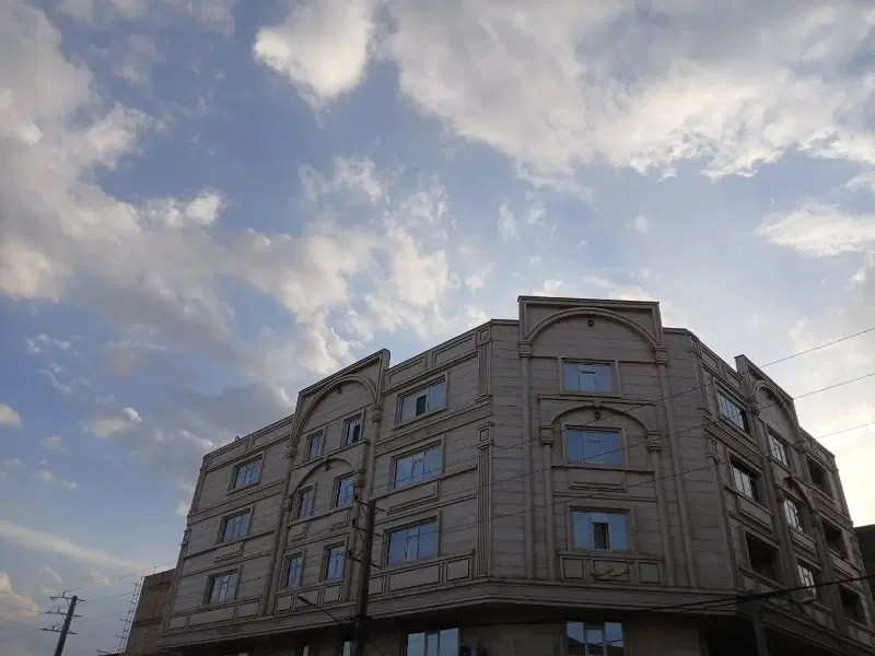 فروش واحد ۱۳۵ متر دو بر غرق نور سند