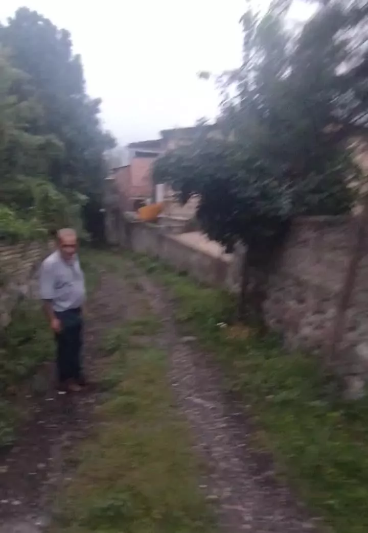 زمین و خانع