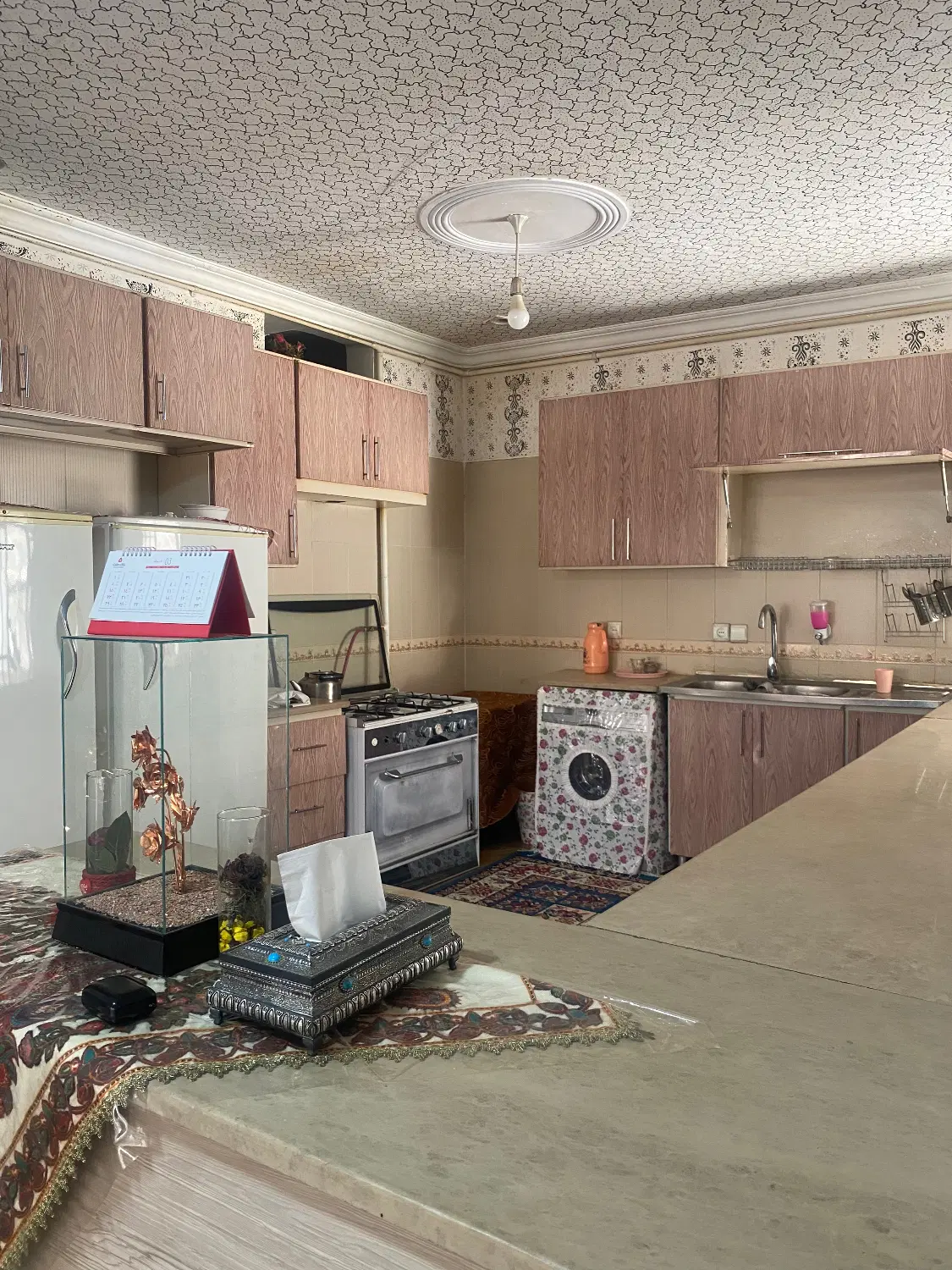 همکف 100 متری تمیز پارکینگ دار جهاد.