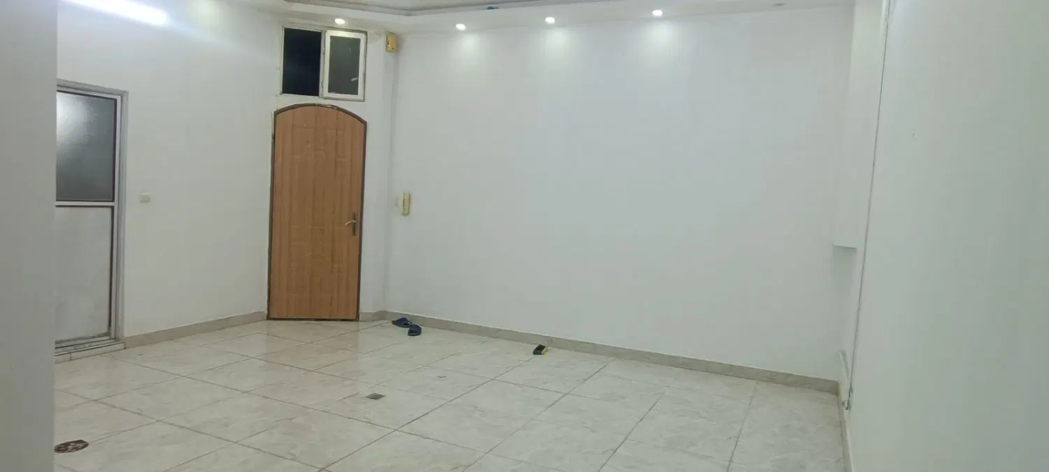 واحد همکف 70متری