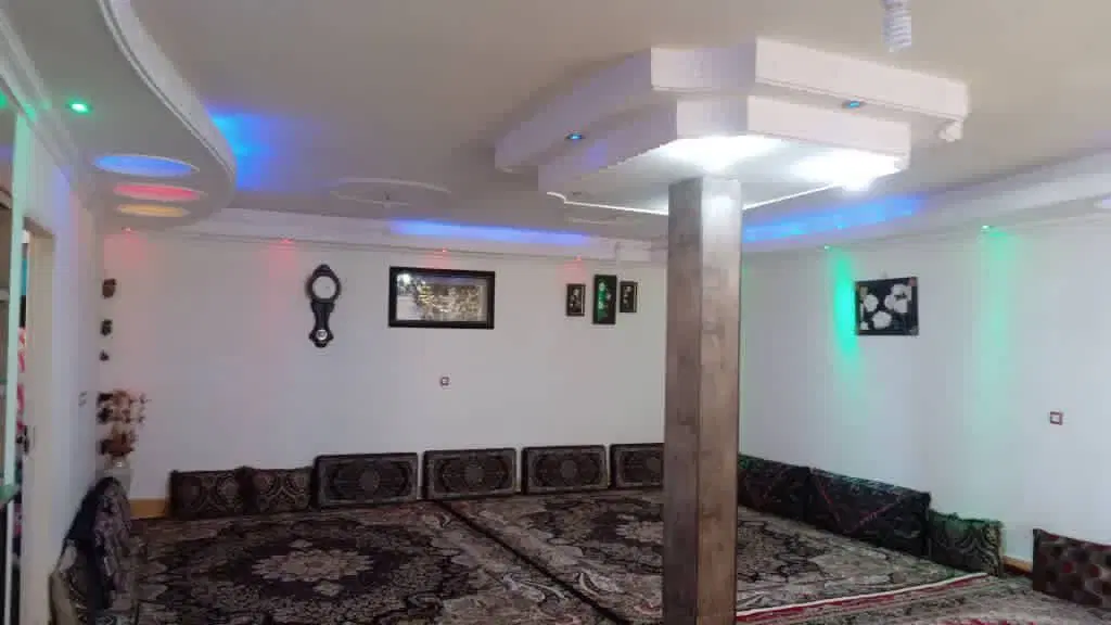 آپارتمان طبقه دوم راه امتیازات کاملا جدا