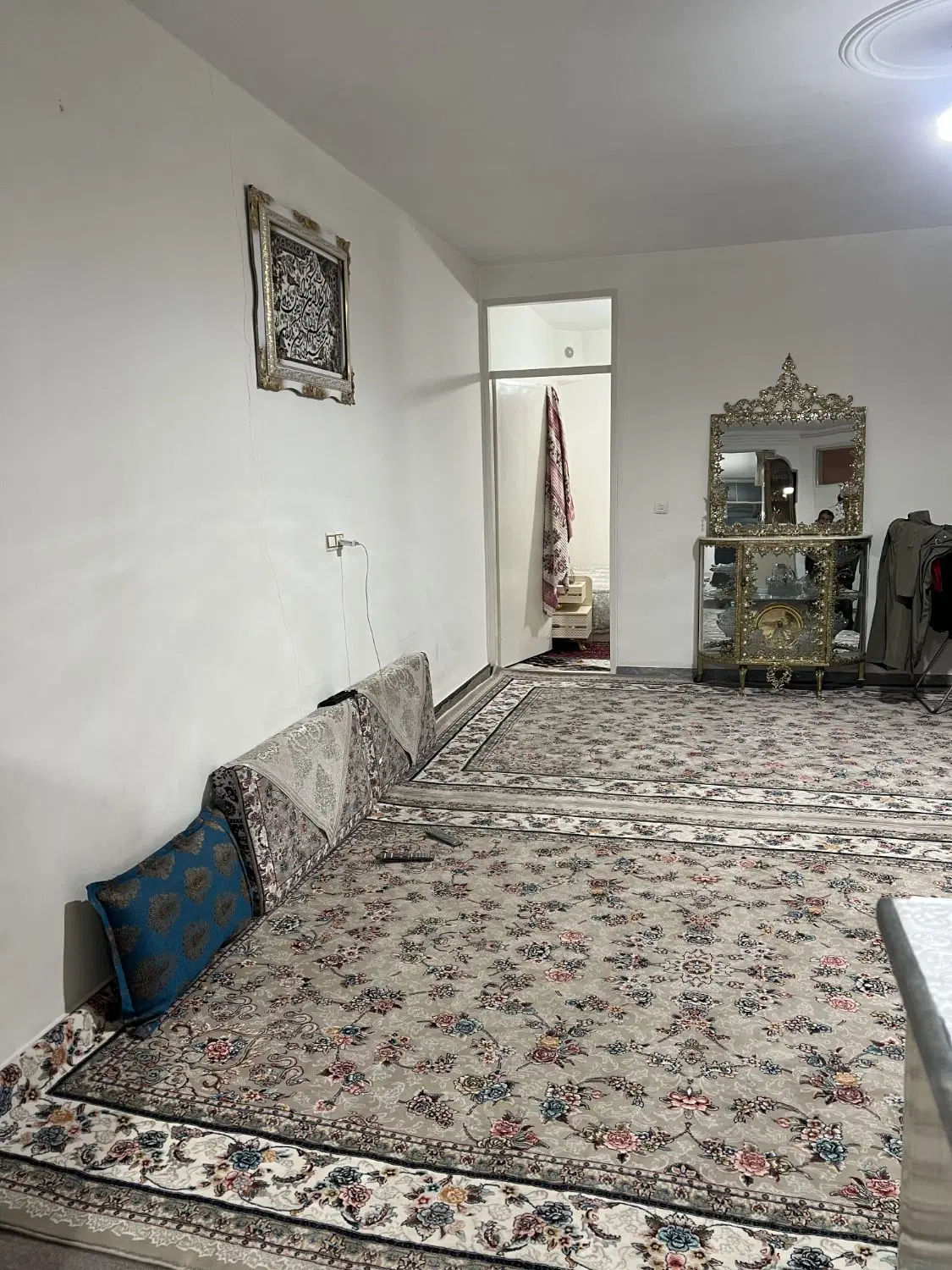 ۶۰ متری منوچهری تازه نقاشی شده
