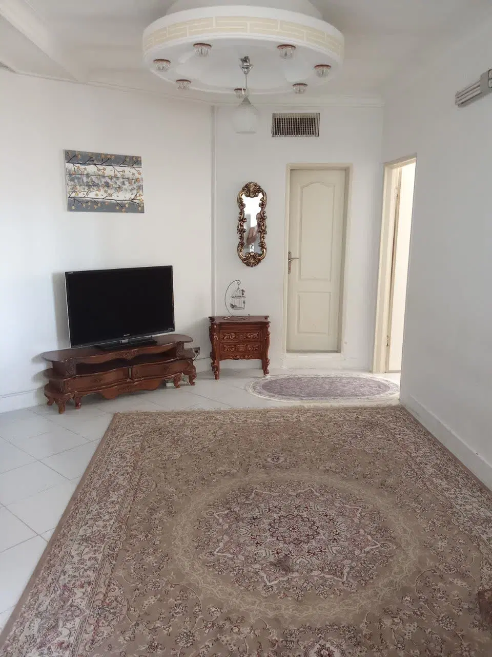 واحد مسکونی مناسب سکونت خانواده(املاکی نیستم)