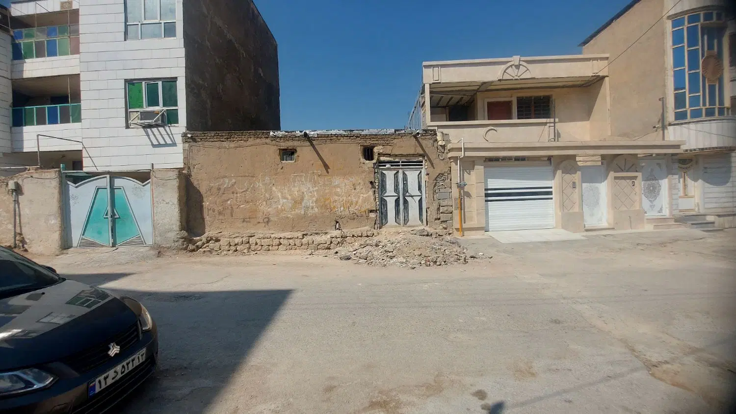 زمین حافظ جنوبی 128متری(خونه کلنگی)