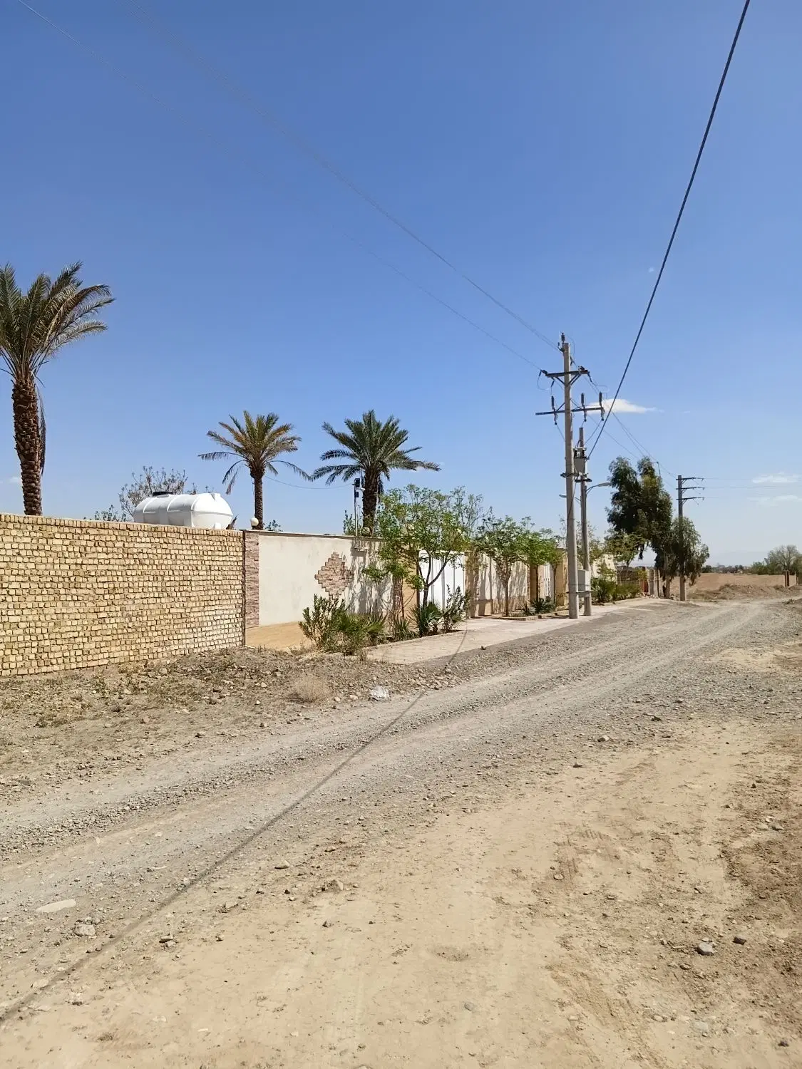 زمین ۲۴ متری پدیده