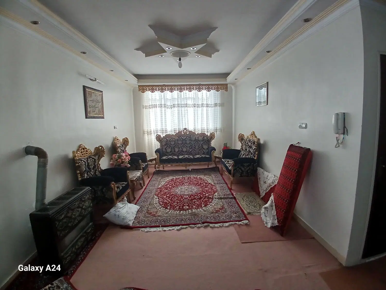 ساختمان سه طبقه دارای سند تک برگ در کوچه ده متری