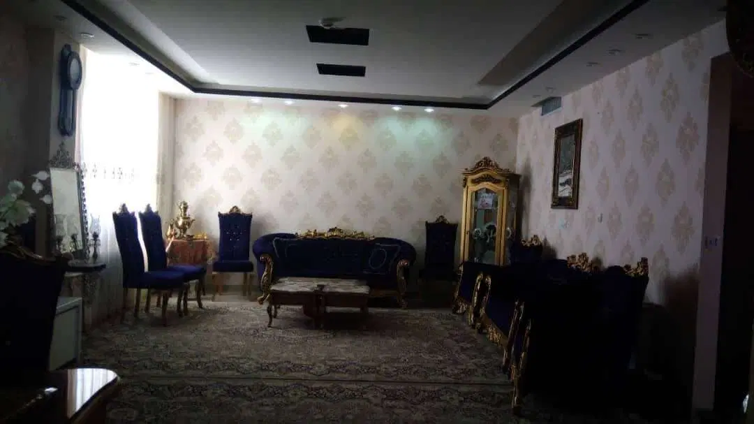 آپارتمان ۱۱۰ متری بهارستان دو