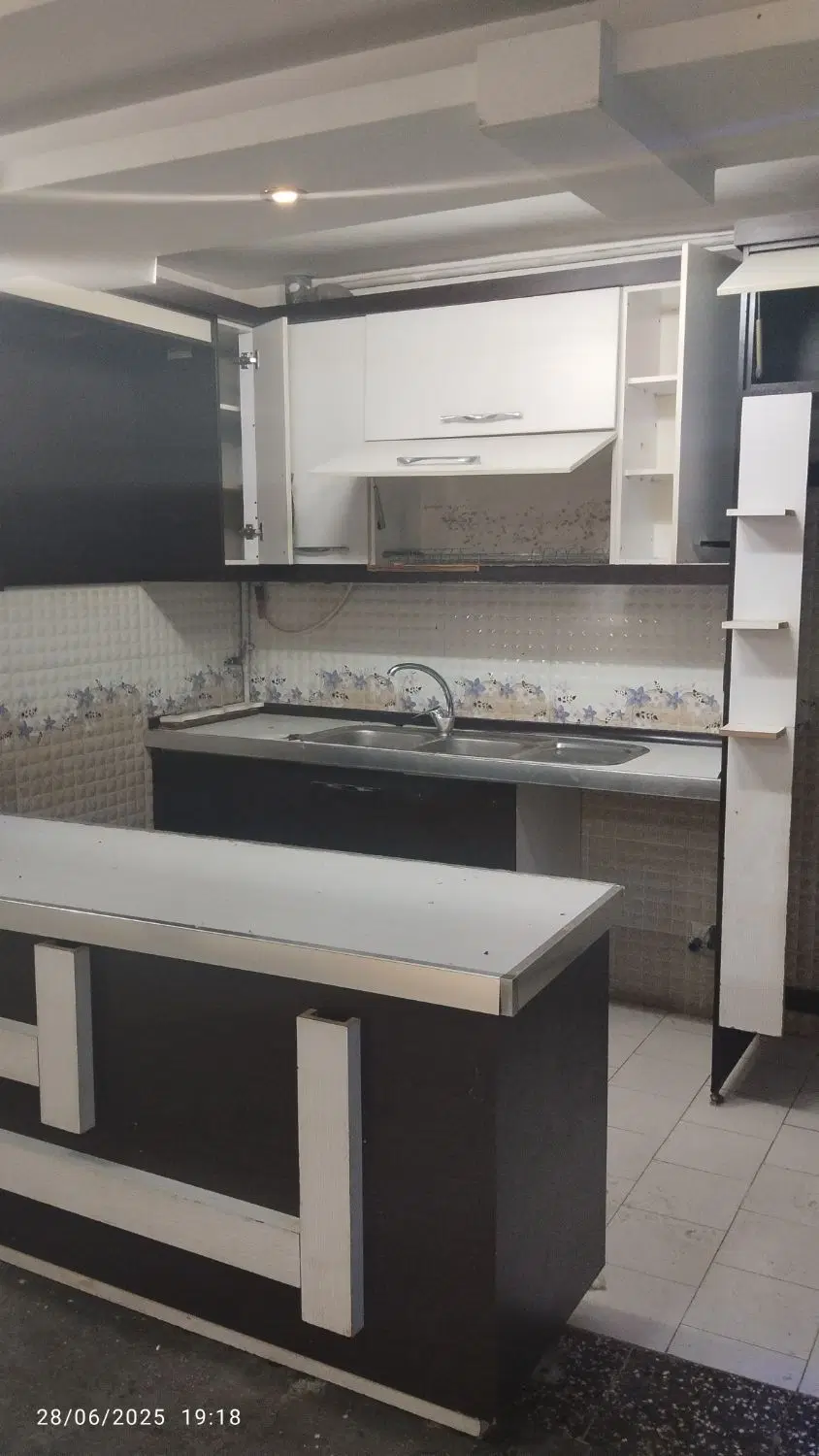 منزل _ ویلایی _ دربست _ حیاط دار