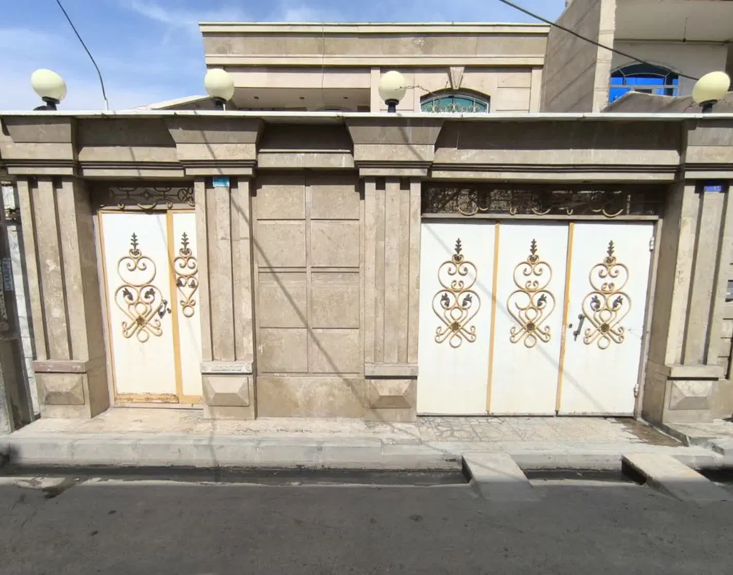 خانه ویلایی دو طبقه با سند تک برگ و پایانه کار