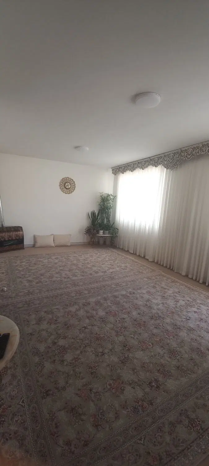 یک واحد مسکن مهر طبقه سوم