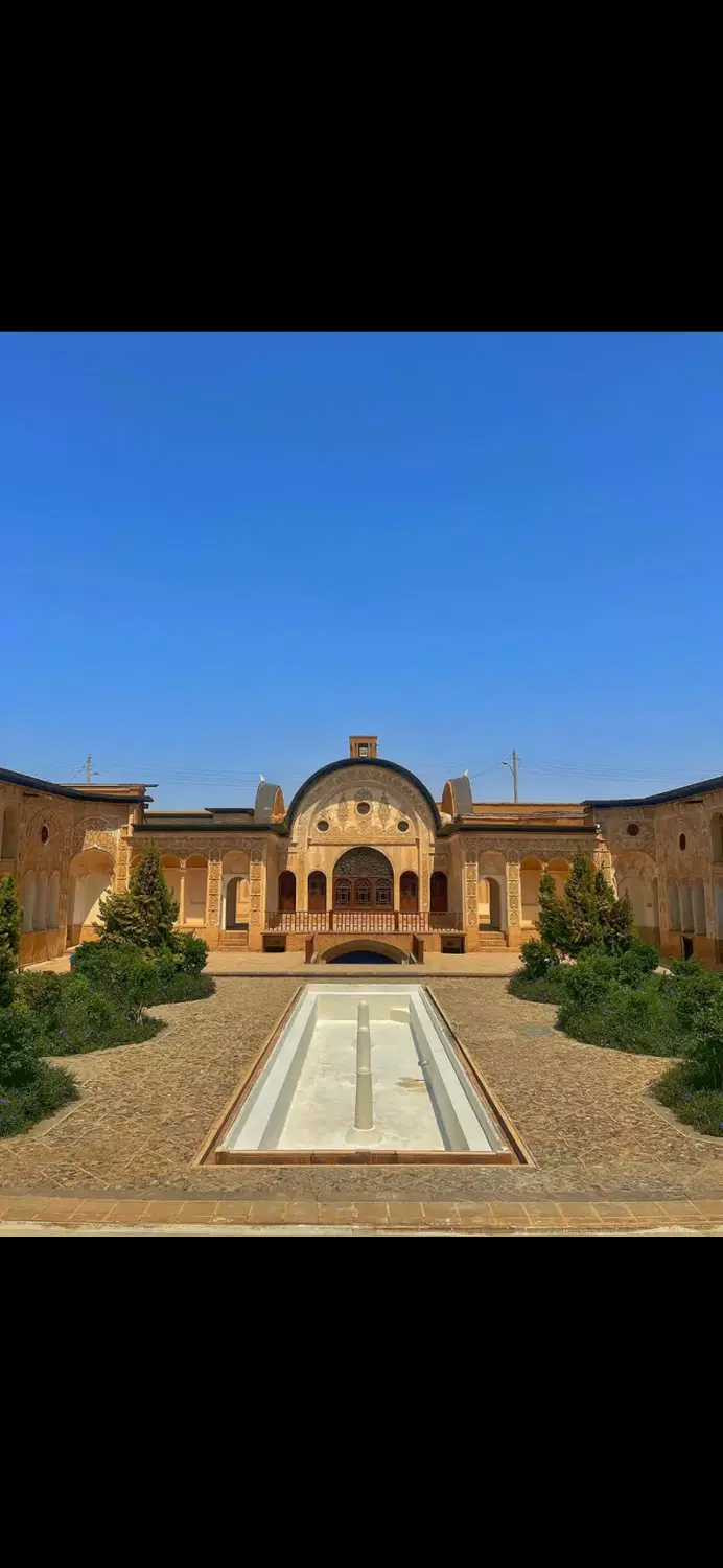 دنبال ملک یا روف گاردن برای کافه