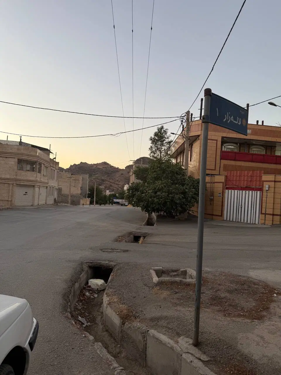 180متر زمین مسکونی کوی آبشار