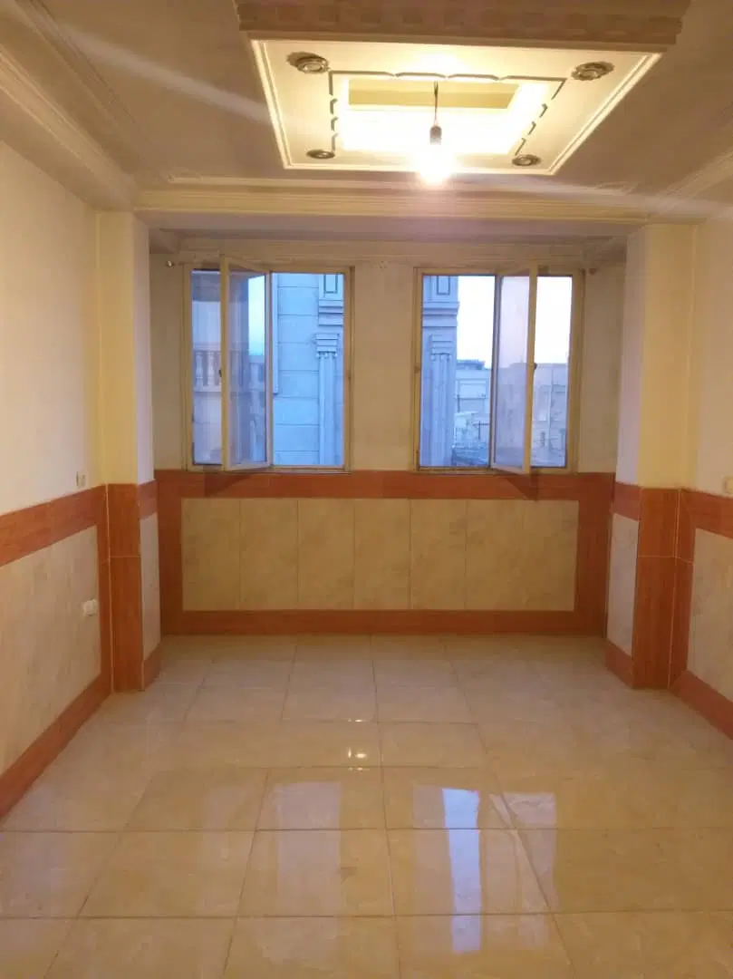 ساختمان ۲طبقه با پارکینگ