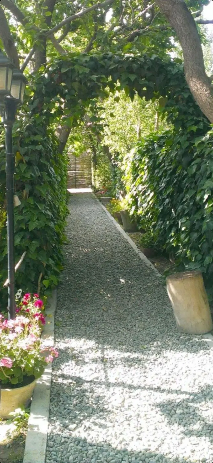یکباب منزل مسکونی تجاری