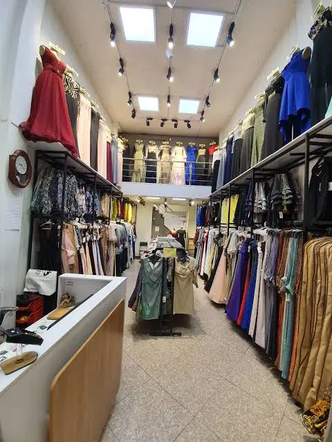مغازه در بازاروز