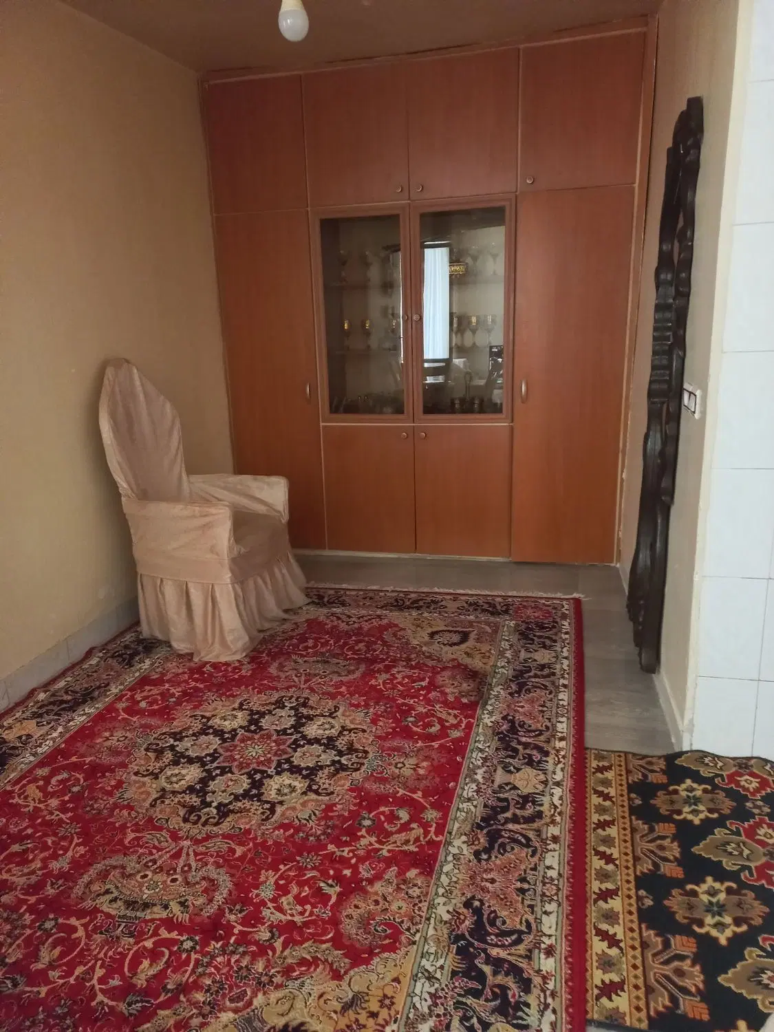 حیاط ۹۸_۶۴متری_ملل متحد