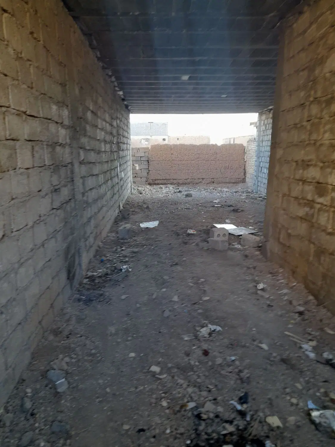 خونه نیمه کاری