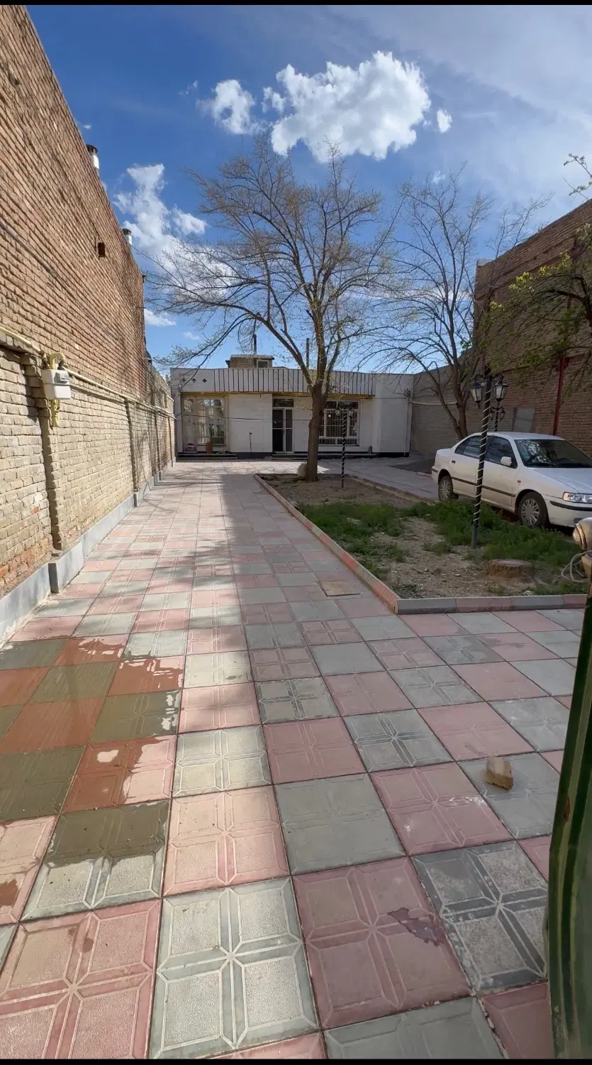 خانه مسکونی ۴۰۰ متر