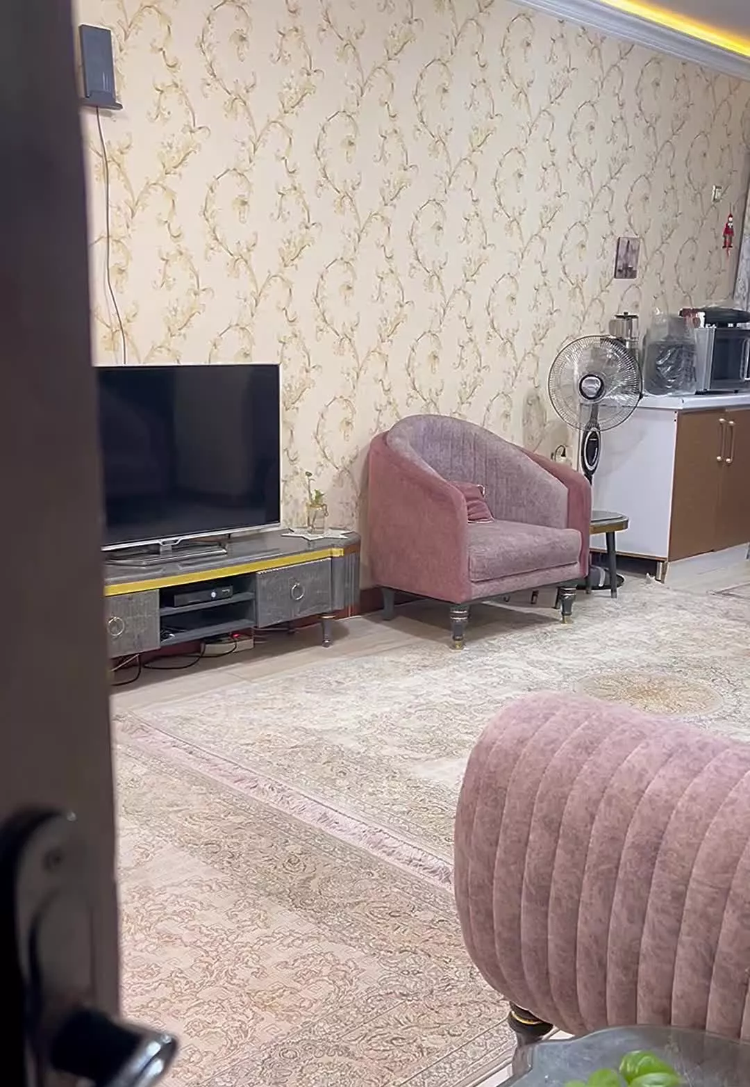 دو واحده طبقه ی بالا با پارکینگ اختصاصی