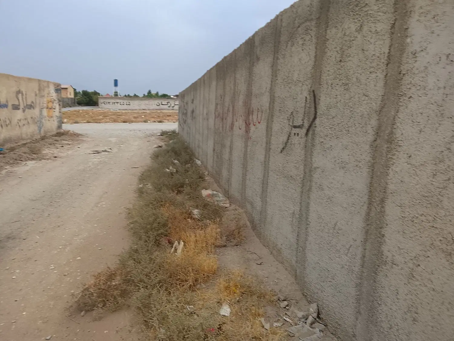 زمین دو بر ، موقعیت خوب ۸۶۰ متر