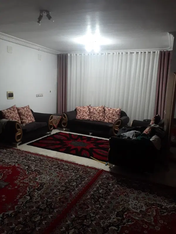 احتیاج به یک نفر هم خونه دارم