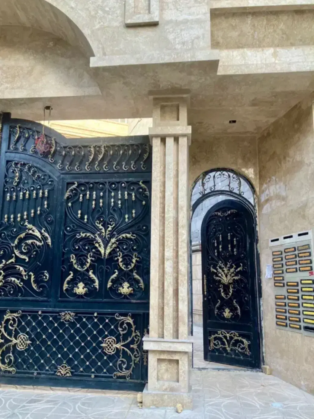 اپارتمان ۱۷۰ متری بر وحدت شمالی