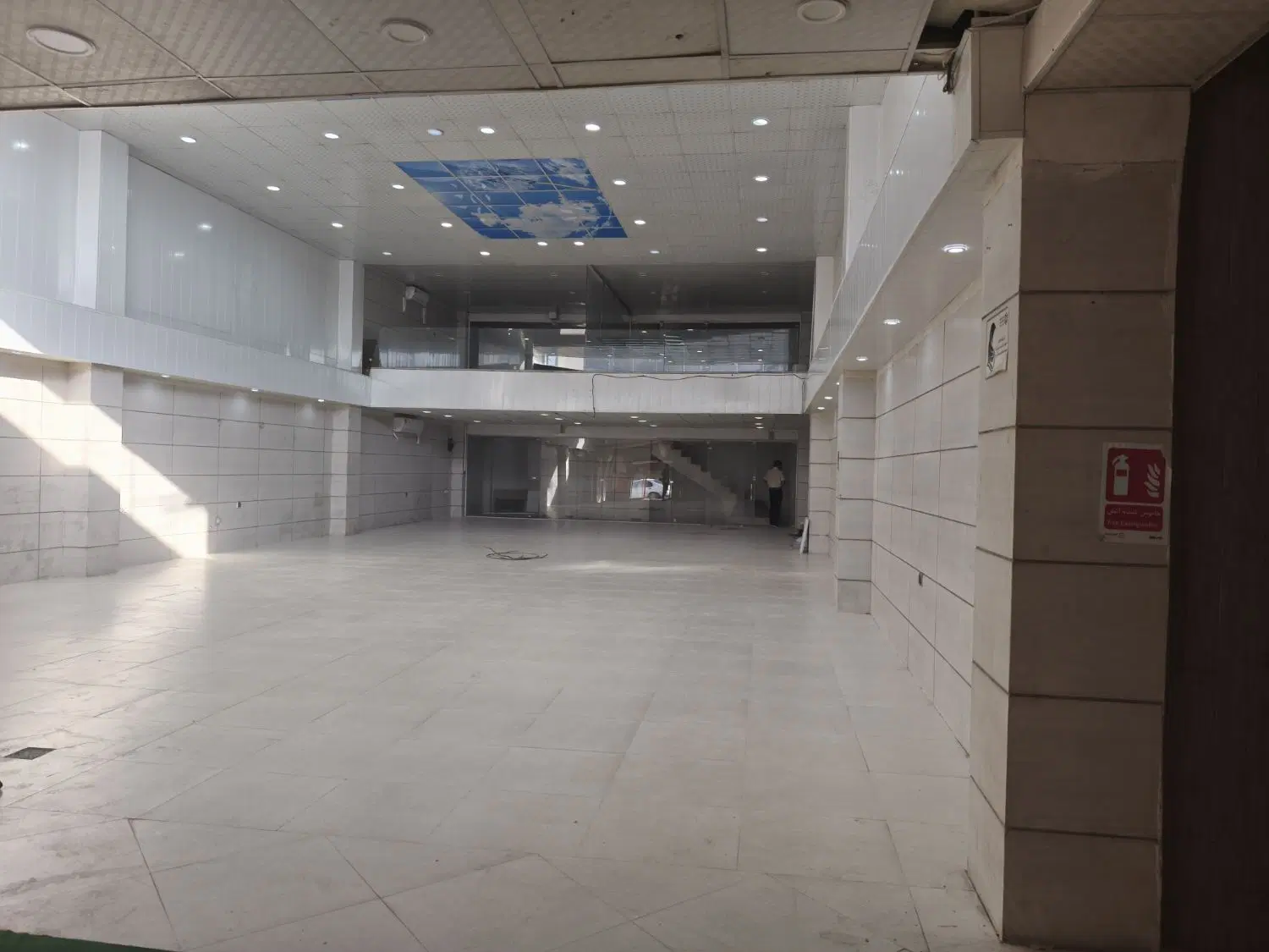 ملک تجاری ۴۰۰ متری(چهارراه پنج طبقه)