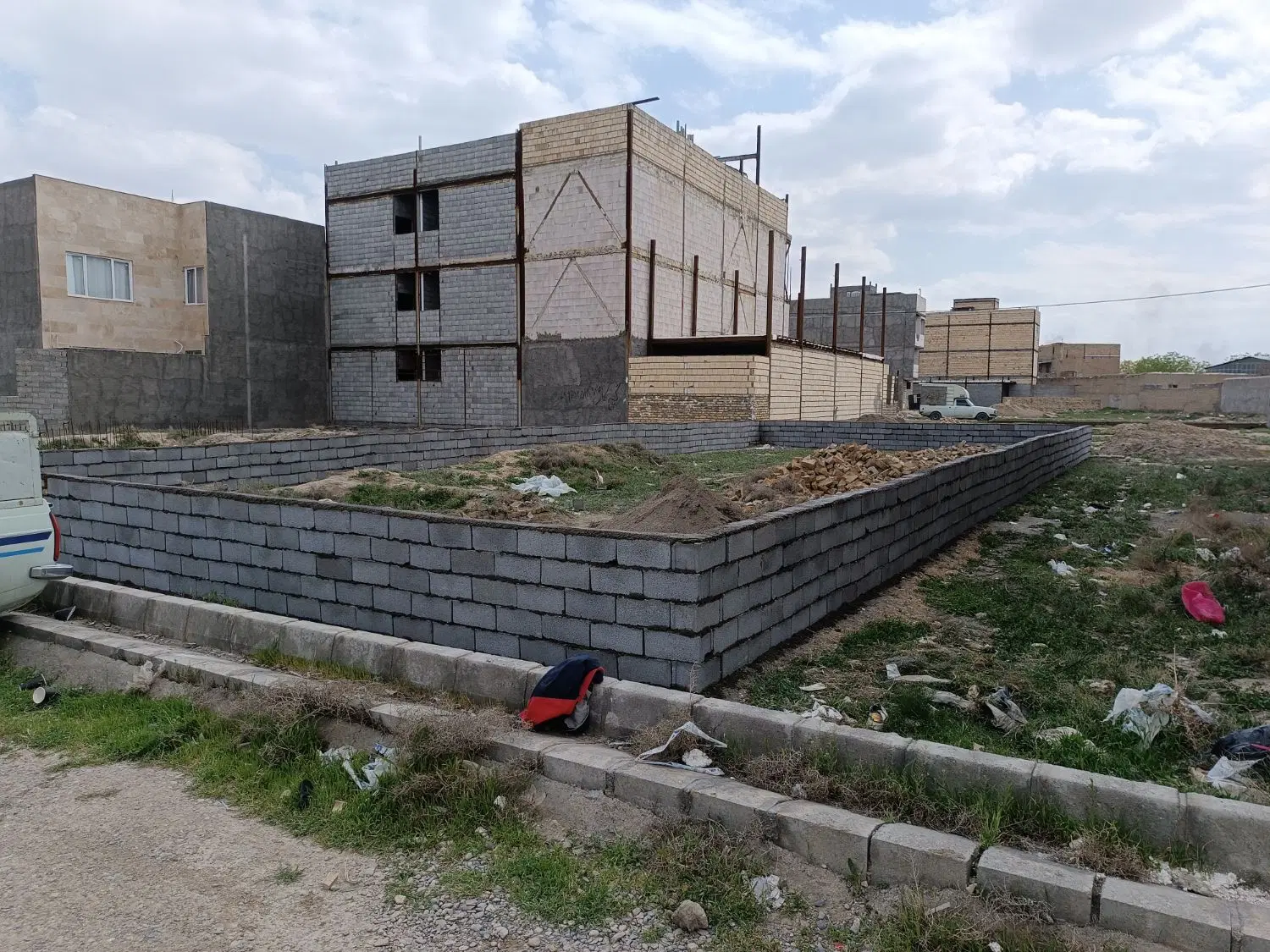 زمین ۲۴۰ متر مسکونی ملکی سنددار