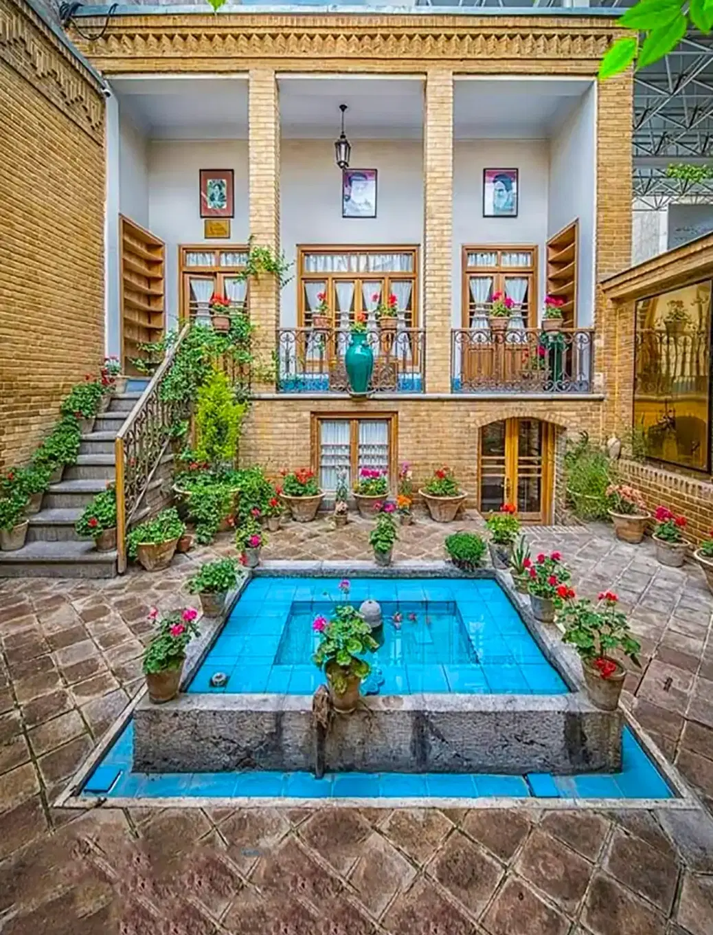 ۱۵۰ متر فروش آپارتمان مسکونی شیخ بهایی شیراز ونک