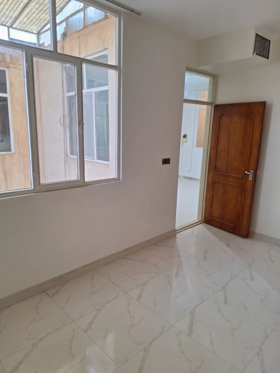 اجاره  واحد مسکونی  در ایرانشهر (املاک ایرانشهر)