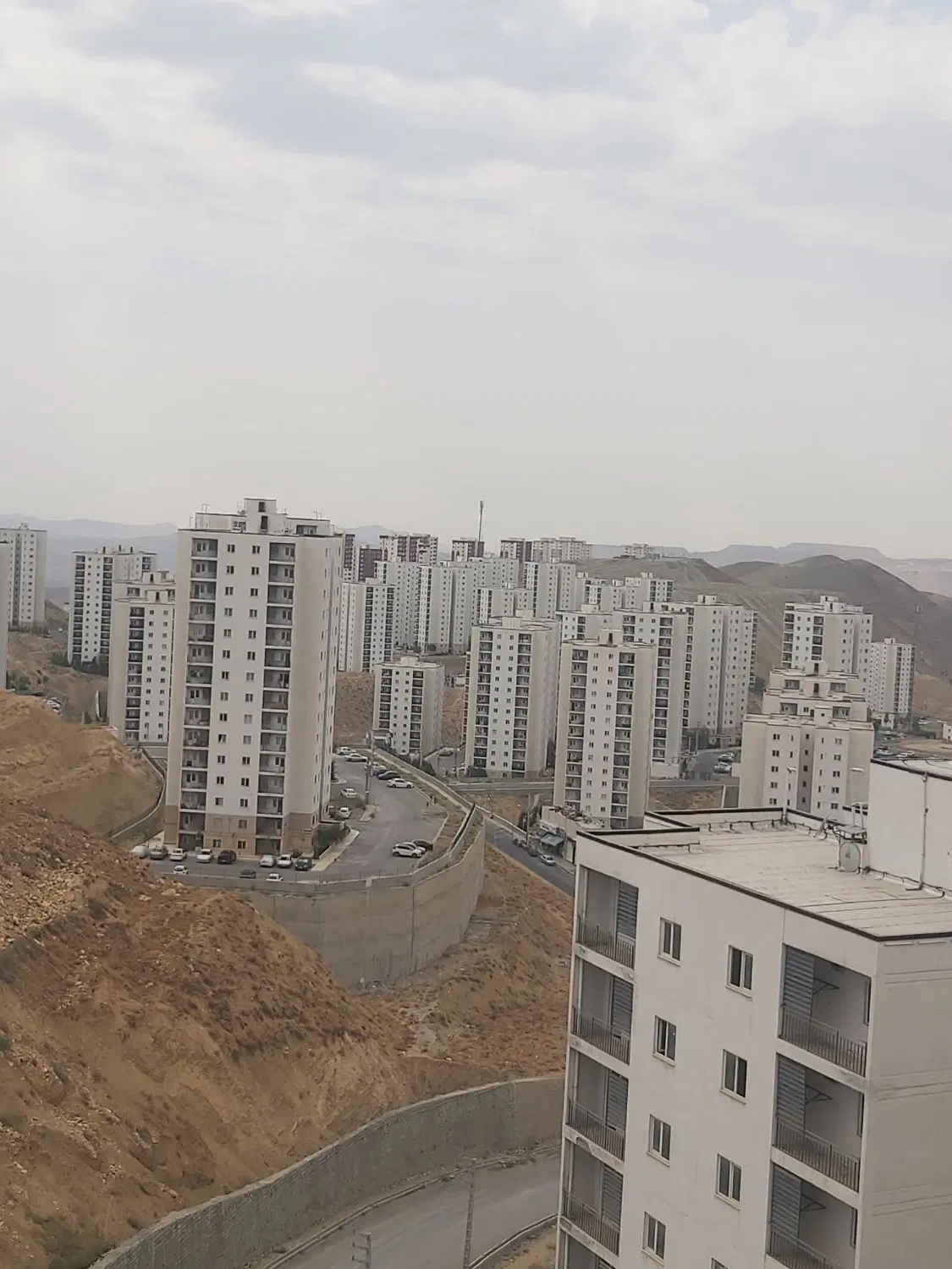 فاز۱۱ پردیس زون ۳ بلوک۴۸ طبقه ۱۲ جنوب غربی