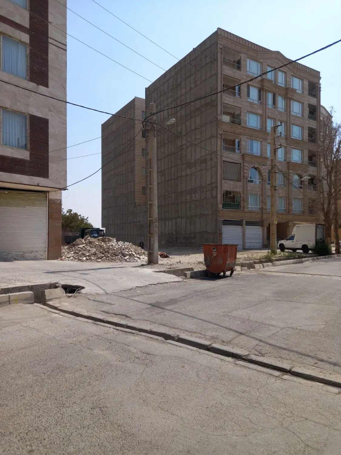 زمین ۱۰۰۰متری بابر۲۱.امامزاده