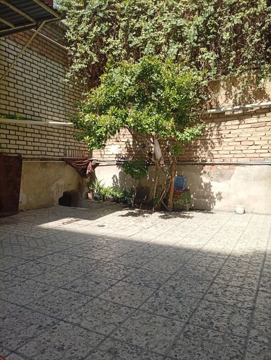 خانه ویلائی ۷۸ متر با مغازه تجاری