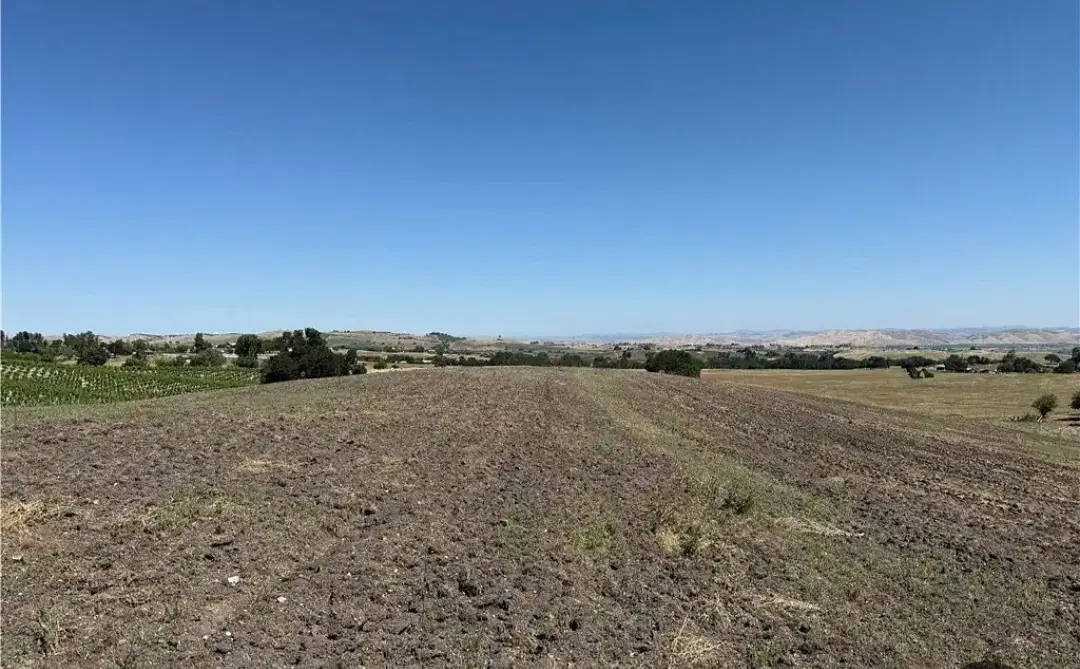 زمین مسکونی زرقان چاهسرخ