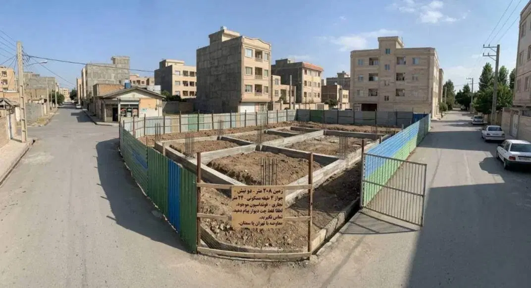 زمین دونبش ۲۰۸ متر جواز ۴ طبقه مسکونی ۲۴ متر تجاری