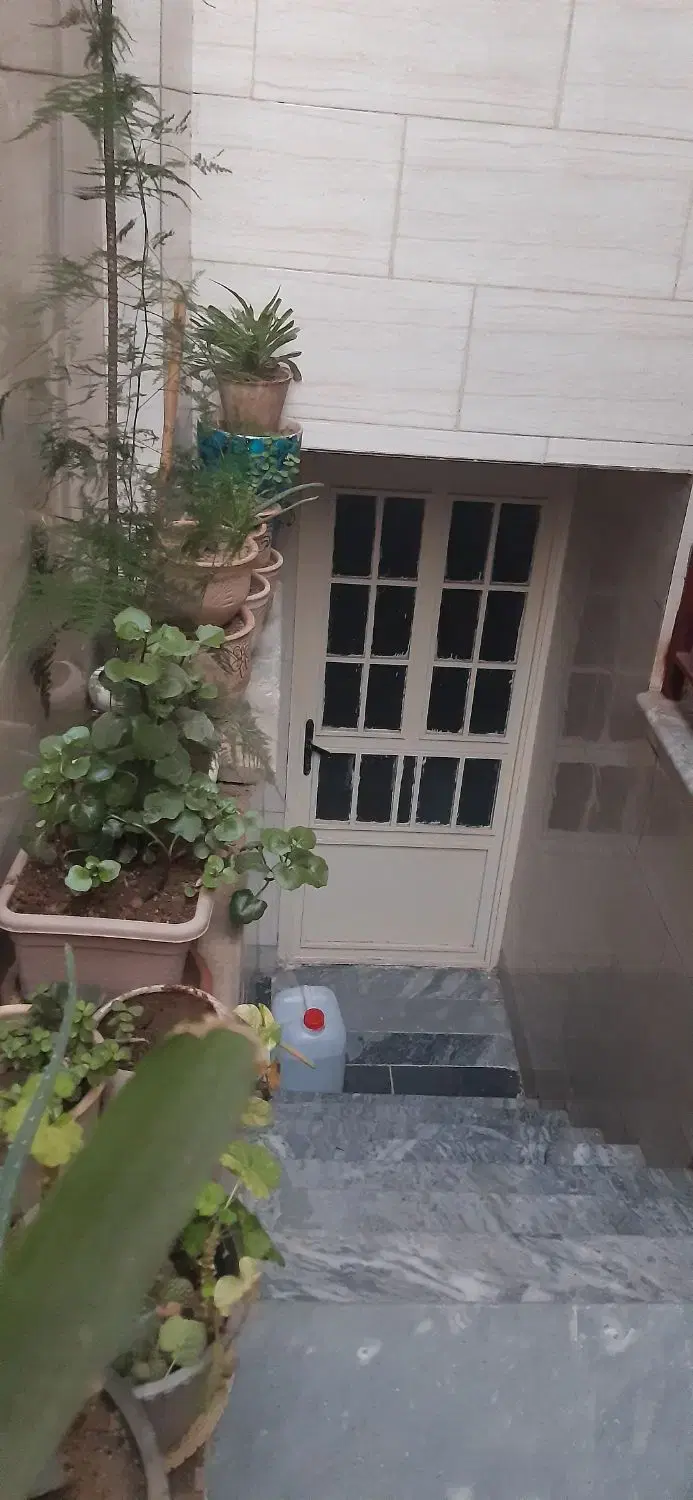 منزل نزدیک حرم. قم نو،طبقه اول و زیرزمین