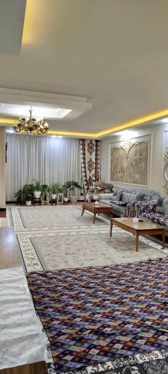 ویلایی لوکس _ گلبهار _ محله اعیان نشین
