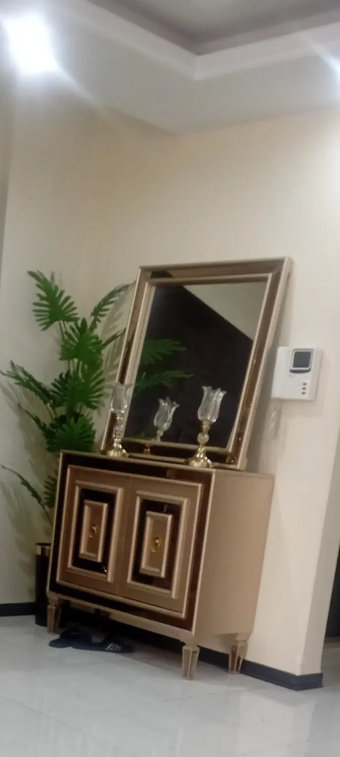 واحد ۴۲ متری یک خواب واقع در ۲۰ متری جوادیه