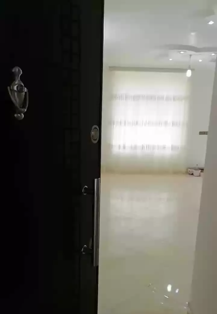 رهن و اجاره منزل ویلایی سه خواب شیک و مرتب در صدرا