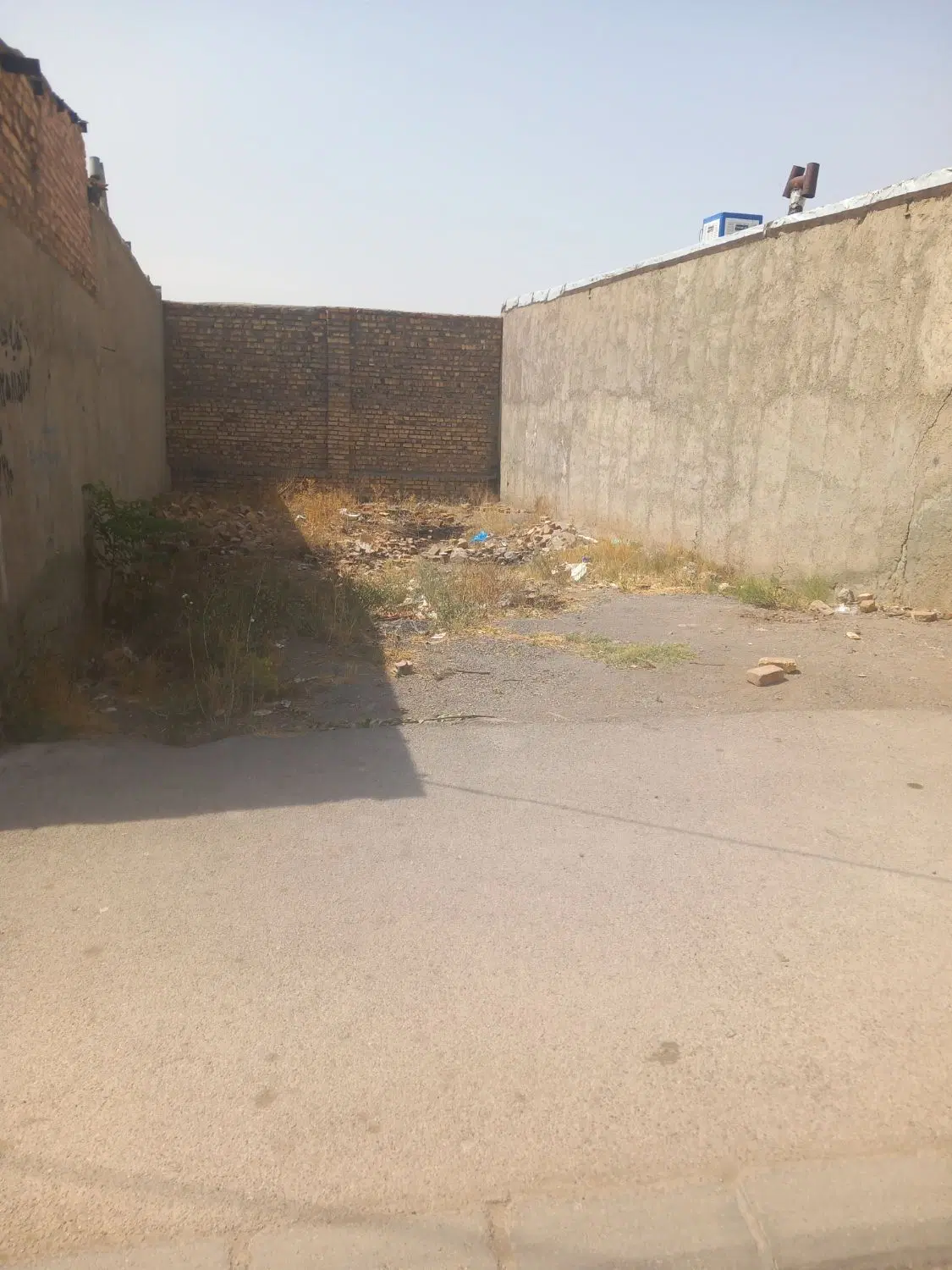 زمین با مجوز ساخت